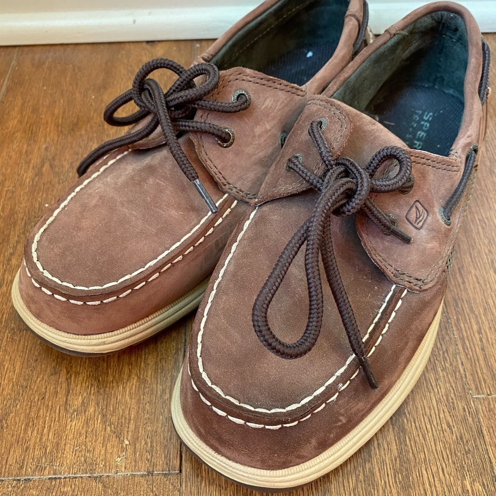 Boys Sperry size 5M
